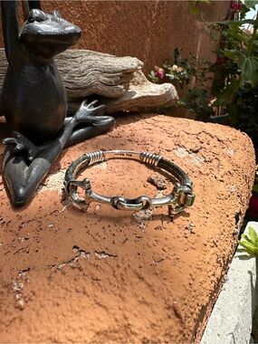 Taxco, Mexican Solid 925
Sterling Silver & Leather
Horse Bit Bracelet. 18cm, 7"